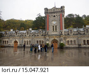 Экскурсия по территории винзавода "Массандра", Крым (2015 год). Редакционное фото, фотограф Вячеслав Палес / Фотобанк Лори