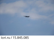 Фронтовой бомбардировщик Су-24М ВКС России наносит удар авиационными бомбами ФАБ-250. Редакционное фото, фотограф Михеев Алексей / Фотобанк Лори