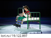 Новогодняя сказка "Малыш и Карлсон на льду" в постановке Ильи Авербуха. Олимпийский чемпион Алексей Ягудин (Карлсон) (2015 год). Редакционное фото, фотограф Галина Попова / Фотобанк Лори