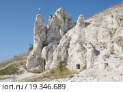 Пещерный храм Рождества Иоанна Предтечи (малые Дивы). Дивногорье.Свято-Успенский Дивногорский мужской монастырь. Лискинский район, Воронежская область (2015 год). Редакционное фото, фотограф stargal / Фотобанк Лори