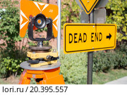 Deflector and sign Dead end near road at sunny day. Стоковое фото, фотограф Losevsky Pavel / Фотобанк Лори