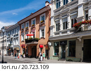 Улица Диджёйи (Didzioji gatve), Вильнюс, Литва (2015 год). Редакционное фото, фотограф Николай Коржов / Фотобанк Лори