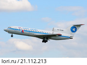 Як-42Д (бортовой RA-42386) авиакомпании Kuban Airlines вылетает из Внукова (2012 год). Редакционное фото, фотограф Alexei Tavix / Фотобанк Лори