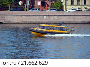 Аквабус на Неве, Санкт-Петербург (2015 год). Редакционное фото, фотограф Светлана Колобова / Фотобанк Лори