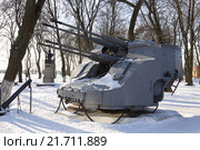 Экспозиция корабельных орудий в сквере города Шлиссельбурга (2013 год). Редакционное фото, фотограф Солодовникова Елена / Фотобанк Лори