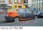 Каршеринг. Автомобиль сервиса поминутной аренды автомобиля Car5 в Москве (2016 год). Редакционное фото, фотограф Александр Замараев / Фотобанк Лори