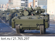 Боевая машина пехоты "Курганец-25" на перспективной средней гусеничной платформе с боевым модулем "Бумеранг-БМ", вооружённым 30-мм автоматической пушкой 2А42 и ПТРК "Корнет" (2015 год). Редакционное фото, фотограф Михеев Алексей / Фотобанк Лори
