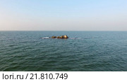 Полет над берегом моря. Крым. Генеральские пляжи. Золотое, Курортное. Стоковое видео, видеограф Анатолий Типляшин / Фотобанк Лори