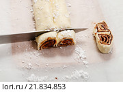 How to make palmier biscuits. Стоковое фото, агентство BE&W Photo / Фотобанк Лори