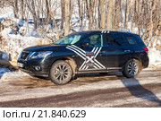 Внедорожник Nissan Pathfinder во время проведения Nissan X-tour (2016 год). Редакционное фото, фотограф FotograFF / Фотобанк Лори