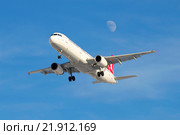 Airbus A321-231 (TC-JMH) компании Turkish Airlines на подлете к аэропорту Пулково (2016 год). Редакционное фото, фотограф Виктор Карасев / Фотобанк Лори