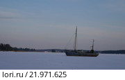 Заброшенное китобойное судно в Балтийском море. Стоковое видео, видеограф Павел Котельников / Фотобанк Лори