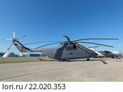 Международный авиационно-космический салон МАКС-2015. Тяжелый транспортный вертолет Ми-26. Редакционное фото, фотограф Игорь Долгов / Фотобанк Лори