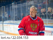 Капитан сборной России Вячеслав Фетисов (2) на хоккейном матче Россия - Финляндия. Полуфинал Лиги Легенд мирового хоккея. ВТБ Ледовый дворец, Москва (2016 год). Редакционное фото, фотограф Pukhov K / Фотобанк Лори