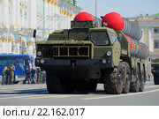 Пусковая установка зенитно-ракетной системы С-300ПМ крупным планом на репетиции парада в честь Дня Победы в Санкт-Петербурге (2015 год). Редакционное фото, фотограф Виктор Карасев / Фотобанк Лори