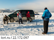 Рыбаки на льду. Редакционное фото, фотограф Антон Афанасьев / Фотобанк Лори