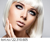 Woman's face with fashion black makeup of eye and long black eyelashes. Стоковое фото, фотограф Валуа Виталий / Фотобанк Лори