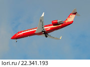 Самолет Bombardier CRJ-200ER CRJ-200ER (VQ-BFI ) авиакомпании «Руслайн» в полете (2016 год). Редакционное фото, фотограф Виктор Карасев / Фотобанк Лори