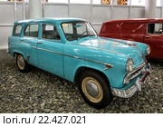 Автомобиль "Москвич-423Н". "Сочи Автомузей" в Олимпийском парке (2016 год). Редакционное фото, фотограф Сергей Лаврентьев / Фотобанк Лори