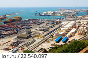 Industrial port of Barcelona in daytime (2014 год). Редакционное фото, фотограф Яков Филимонов / Фотобанк Лори