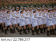 Парадный расчет девушек-курсантов Военного университета МО России и Вольского военного института материального обеспечения (ВА МТО) имени А.В. Хрулева на генеральной репетиции парада посвященному Дню Победы в Москве, 2016. Редакционное фото, фотограф Алексей Гусев / Фотобанк Лори