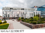 Город Тула. Вид на ЗАГс торгово-развлекательного центра"Гостиный двор" весенним днём (2016 год). Редакционное фото, фотограф Игорь Низов / Фотобанк Лори