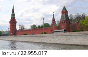 Вид на Московский Кремль со стороны Москвы-реки (2016 год). Стоковое видео, видеограф Parmenov Pavel / Фотобанк Лори