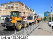 Город Омск, ремонт дороги (2016 год). Редакционное фото, фотограф Виктор Топорков / Фотобанк Лори