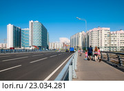 Мост через Дудергофский канал в створе проспекта Героев. Санкт-Петербург (2016 год). Редакционное фото, фотограф Румянцева Наталия / Фотобанк Лори
