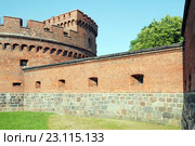 Башня Дер-Дона (нем. Dohna turm) на берегу Верхнего озера в Кенигсберге. Музей Янтаря в Калининграде (2015 год). Редакционное фото, фотограф stargal / Фотобанк Лори