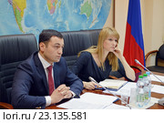 Светлана Сергеевна Журова, депутат Государственной Думы, и Юрий Николаевич Зубарев, исполнительный директор общероссийской общественной организации «Российский союз нутрициологов, диетологов и специалистов пищевой индустрии» на заседании рабочей группы по вопросам спортивного питания (2016 год). Редакционное фото, фотограф Александр Замараев / Фотобанк Лори