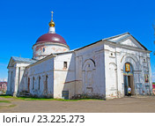 Никольский собор (Собор Николая Чудотворца), построенный в 1777 году в городе Мышкин летом на фоне синего неба (2016 год). Стоковое фото, фотограф Светлана Шимкович / Фотобанк Лори