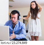 Woman suspecting spouse spending money. Стоковое фото, фотограф Яков Филимонов / Фотобанк Лори
