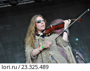 Светлана Сулимова, группа "Тролль Гнет Ель" (2013 год). Редакционное фото, фотограф Голованов Сергей / Фотобанк Лори