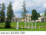 ANDRIANOVO, RUSSIA - JULY 31, 2016: Cloudy july day in an old russian manor "Maryino" Редакционное фото, фотограф Виктор Карасев / Фотобанк Лори