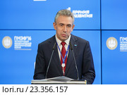 Сергей Горьков - председатель Государственной корпорации "Банк развития и внешнеэкономической деятельности (Внешэкономбанк)" на Петербургском международном экономическом форуме ПМЭФ-2016. Редакционное фото, фотограф Игорь Долгов / Фотобанк Лори