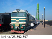 Боевой ракетный железнодорожный комплекс "Молодец" с межконтинентальной баллистической ракетой в стартовом положении. Музей октябрьской железной дороги, Санкт-Петербург (2016 год). Редакционное фото, фотограф Виктор Карасев / Фотобанк Лори