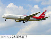 Boeing 767 (бортовой VP-BDI) авиакомпании IKAR на посадке в Шереметьеве (2016 год). Редакционное фото, фотограф Alexei Tavix / Фотобанк Лори