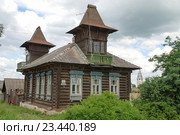 Деревянный дом Размустова с башенками. Тутаев. (2014 год). Стоковое фото, фотограф Колодчук Александра / Фотобанк Лори
