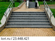 Пандус и лестница. Стоковое фото, фотограф Сергей Трофименко / Фотобанк Лори