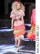 PARIS, FRANCE - OCTOBER 01: A model walks the runway during the Manish Arora show as part of the Paris Fashion Week Womenswear Spring/Summer 2016 on October 1, 2015 in Paris, France. Редакционное фото, фотограф Anton Oparin / Фотобанк Лори