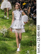 PARIS, FRANCE - OCTOBER 07: A model walks the runway during the Moncler Gamme Rouge show as part of the Paris Fashion Week Womenswear Spring/Summer 2016 on October 7, 2015 in Paris, France. Редакционное фото, фотограф Anton Oparin / Фотобанк Лори