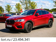 BMW F16 X6 (2016 год). Редакционное фото, фотограф Art Konovalov / Фотобанк Лори