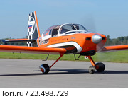 Самолет Van's RV-7A (бортовой RA-2602G) на рулении, аэродром Орловка (2016 год). Редакционное фото, фотограф Alexei Tavix / Фотобанк Лори