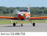 Самолет Van's RV-7A (бортовой RA-2602G) на разбеге, аэродром Орловка (2016 год). Редакционное фото, фотограф Alexei Tavix / Фотобанк Лори
