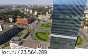 Вид на площадь Конституции, Ленинский проспект и небоскреб Leader Tower. Санкт-Петербург (2016 год). Редакционное видео, видеограф Кекяляйнен Андрей / Фотобанк Лори
