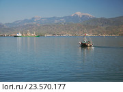 Морской залив у подножья гор. Фетхие, Турция (2009 год). Стоковое фото, фотограф Вадим Хомяков / Фотобанк Лори