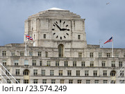 Часы на башне здания Shell Mex House на набережной реки Темзы. Лондон, Великобритания (2016 год). Стоковое фото, фотограф Bala-Kate / Фотобанк Лори