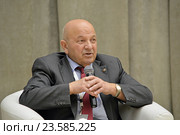 Виктор Александрович Тутельян, директор Института питания РАМН, доктор медицинских наук, на XVI Всероссийском конгрессе нутрициологов и диетологов в Москве (2016 год). Редакционное фото, фотограф Александр Замараев / Фотобанк Лори