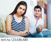 Spouses trying to put things right. Стоковое фото, фотограф Яков Филимонов / Фотобанк Лори